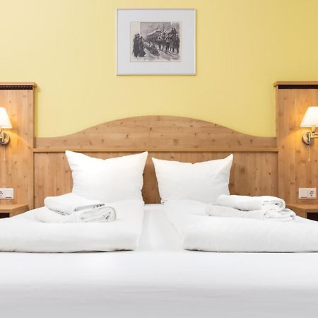 Gaststaette & Pension Waldschloesschen Оберхоф Экстерьер фото