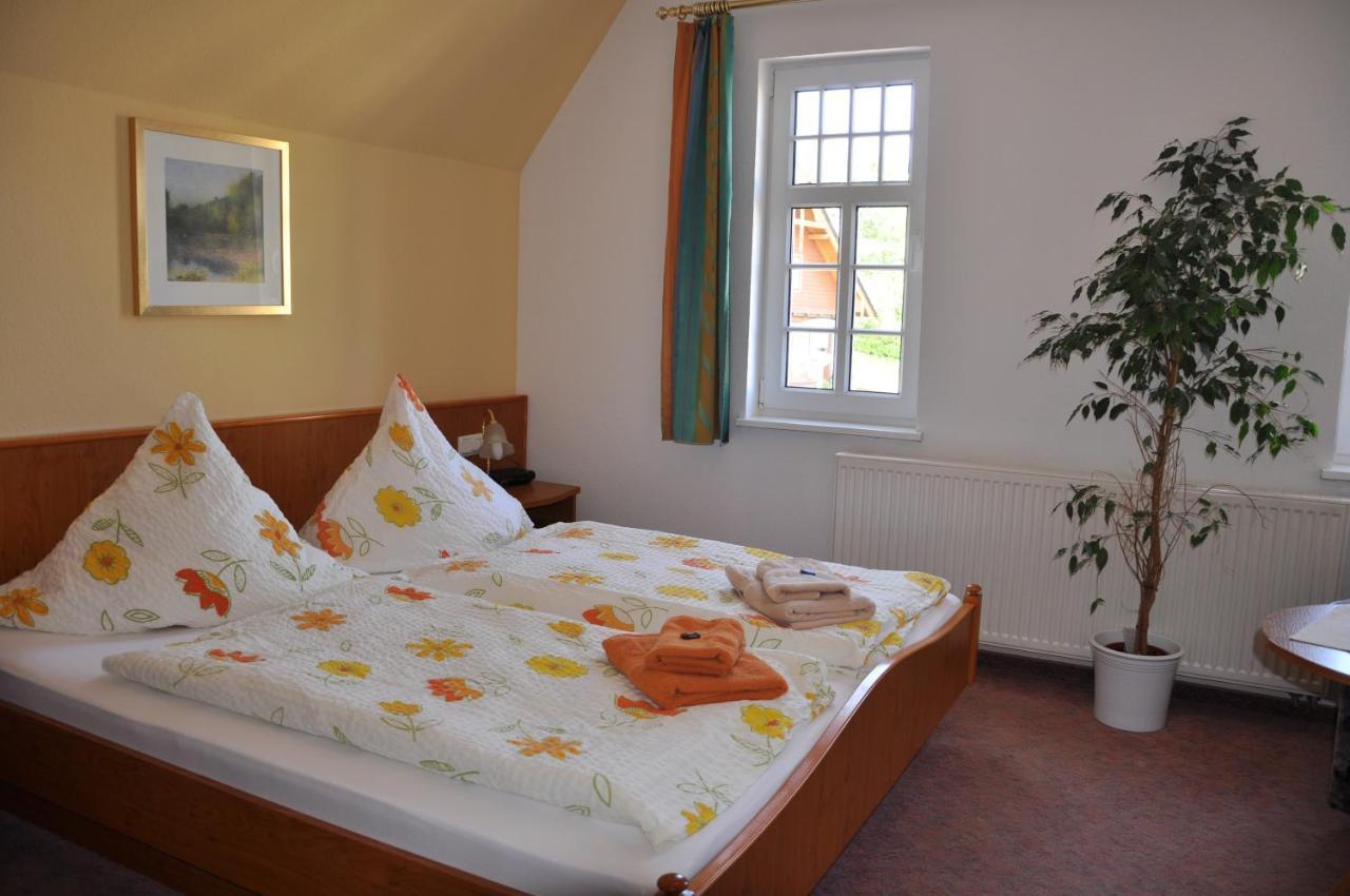 Gaststaette & Pension Waldschloesschen Оберхоф Экстерьер фото