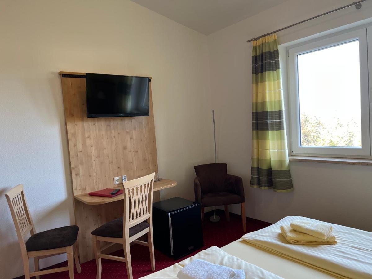 Gaststaette & Pension Waldschloesschen Оберхоф Экстерьер фото