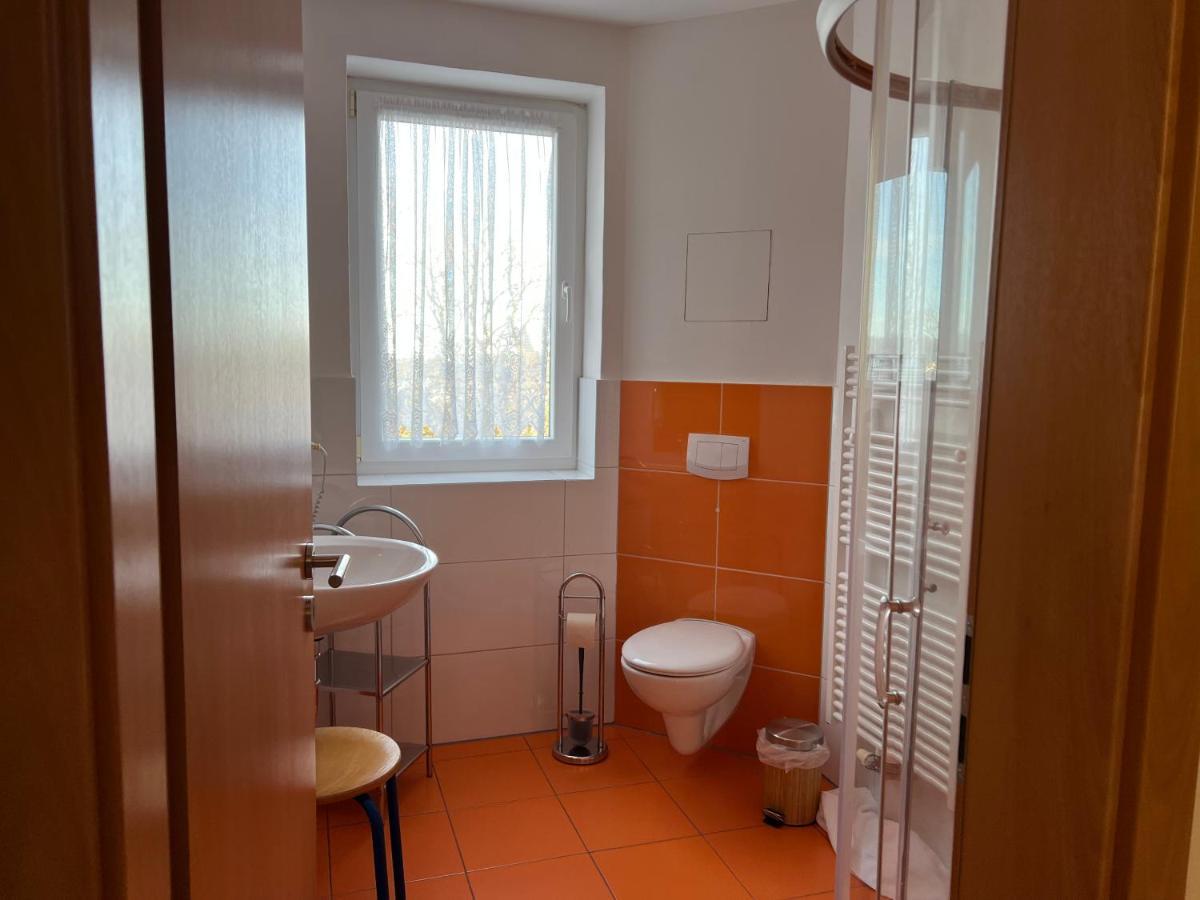 Gaststaette & Pension Waldschloesschen Оберхоф Экстерьер фото