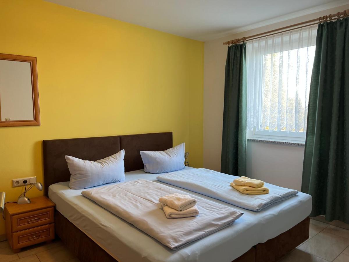 Gaststaette & Pension Waldschloesschen Оберхоф Экстерьер фото
