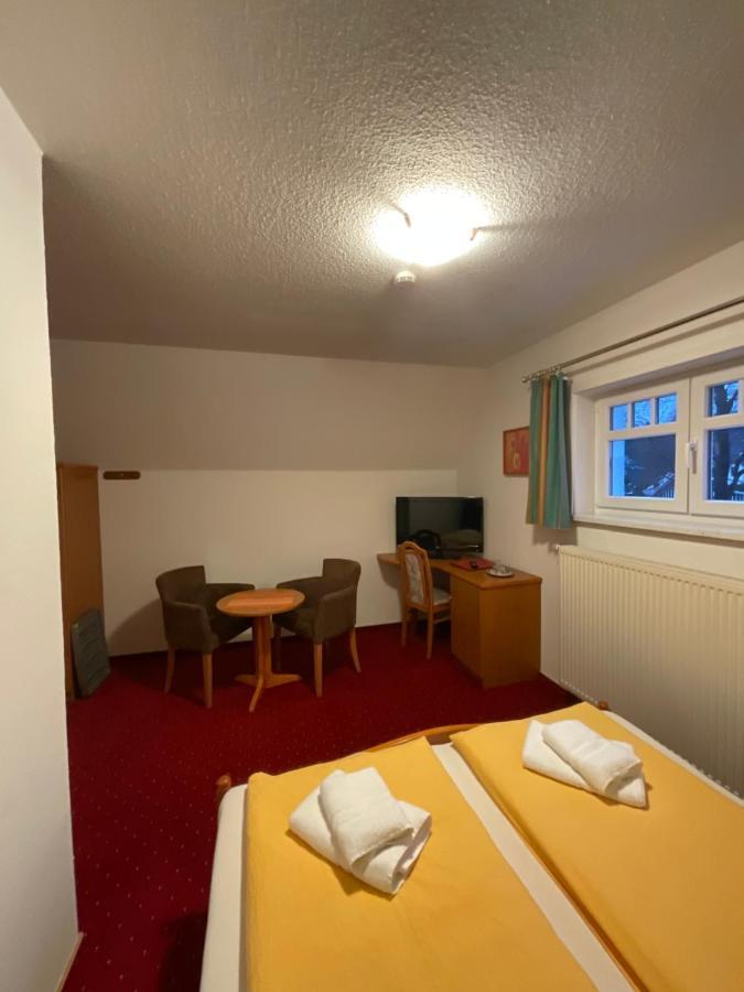 Gaststaette & Pension Waldschloesschen Оберхоф Экстерьер фото