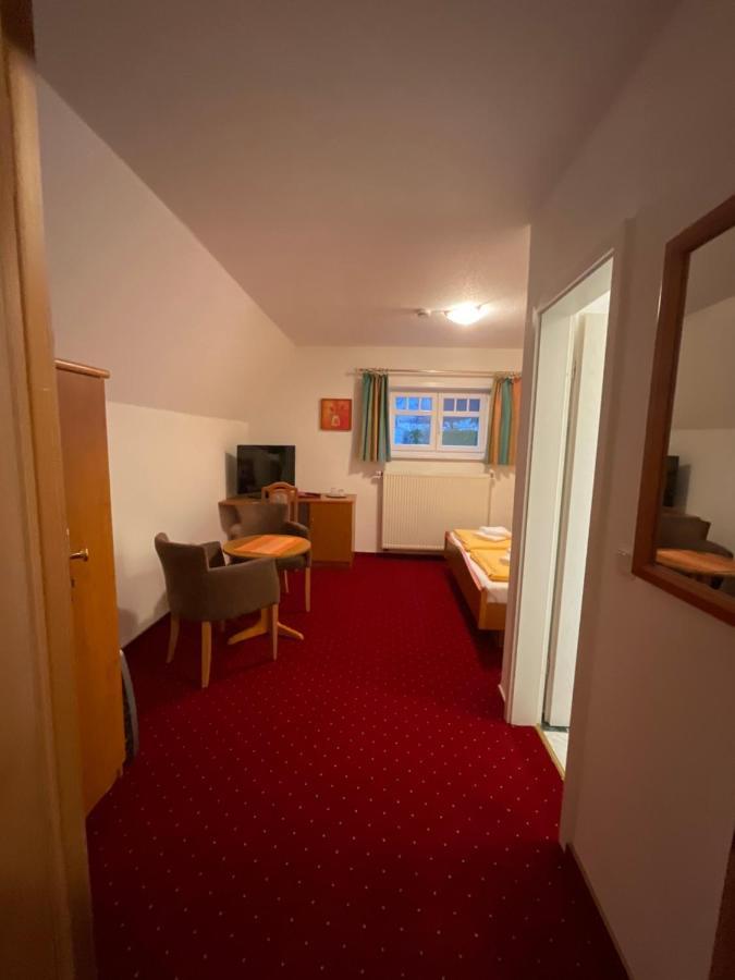 Gaststaette & Pension Waldschloesschen Оберхоф Экстерьер фото