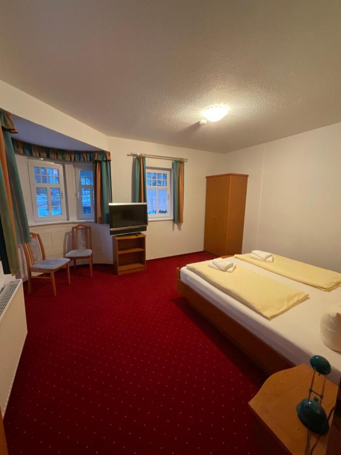 Gaststaette & Pension Waldschloesschen Оберхоф Экстерьер фото