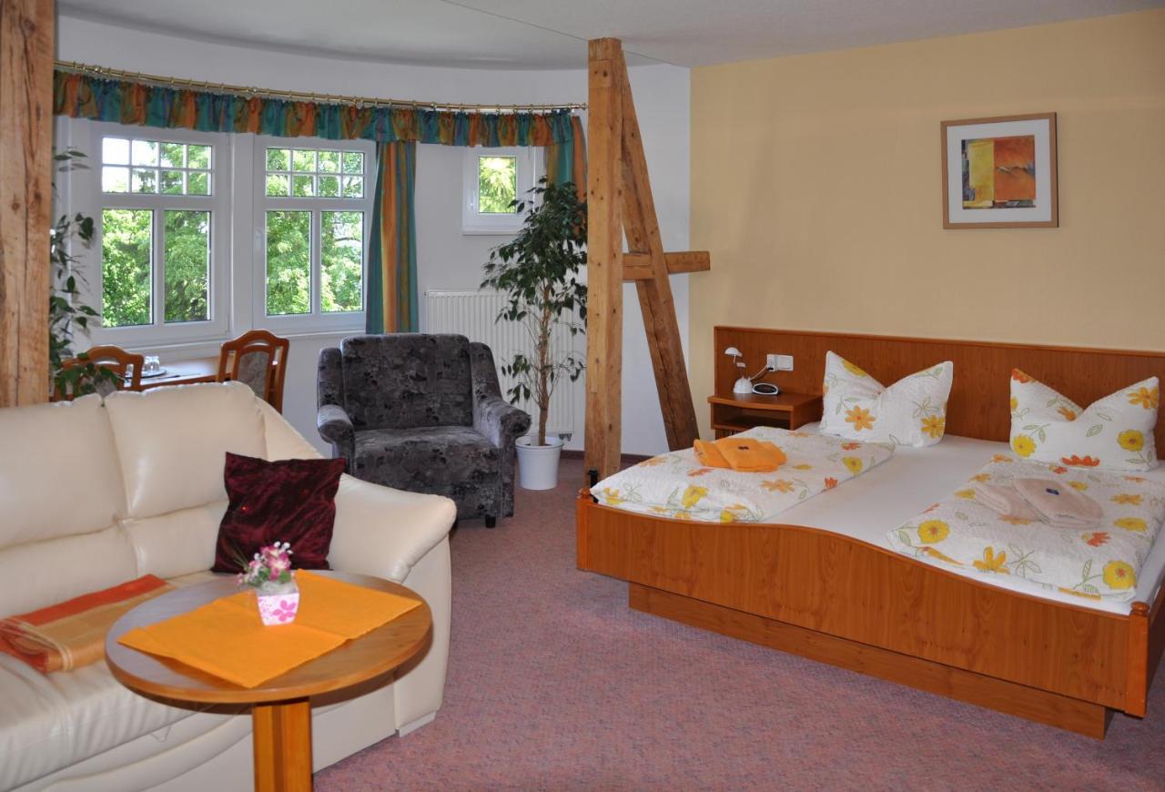 Gaststaette & Pension Waldschloesschen Оберхоф Экстерьер фото