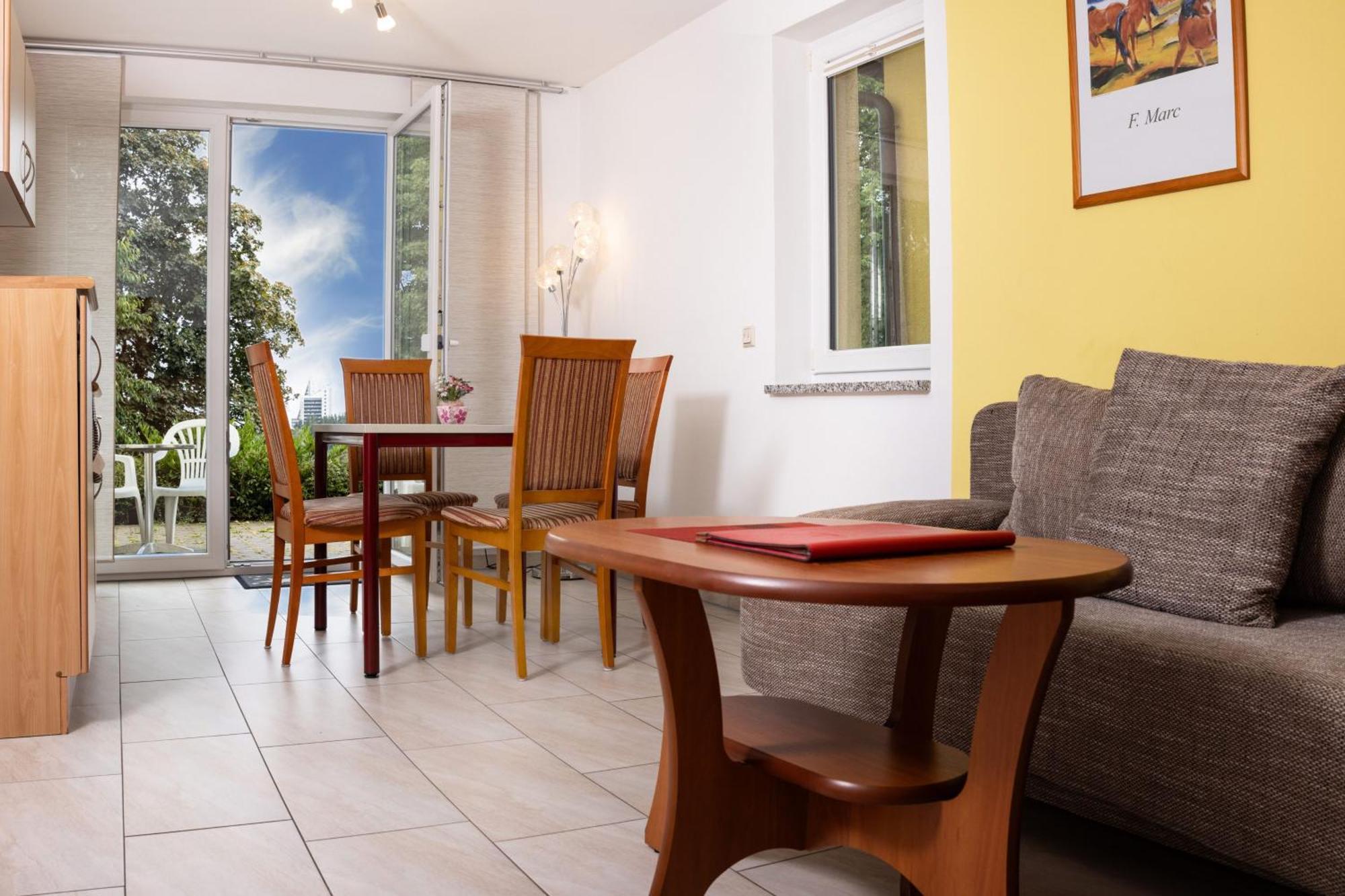 Gaststaette & Pension Waldschloesschen Оберхоф Экстерьер фото