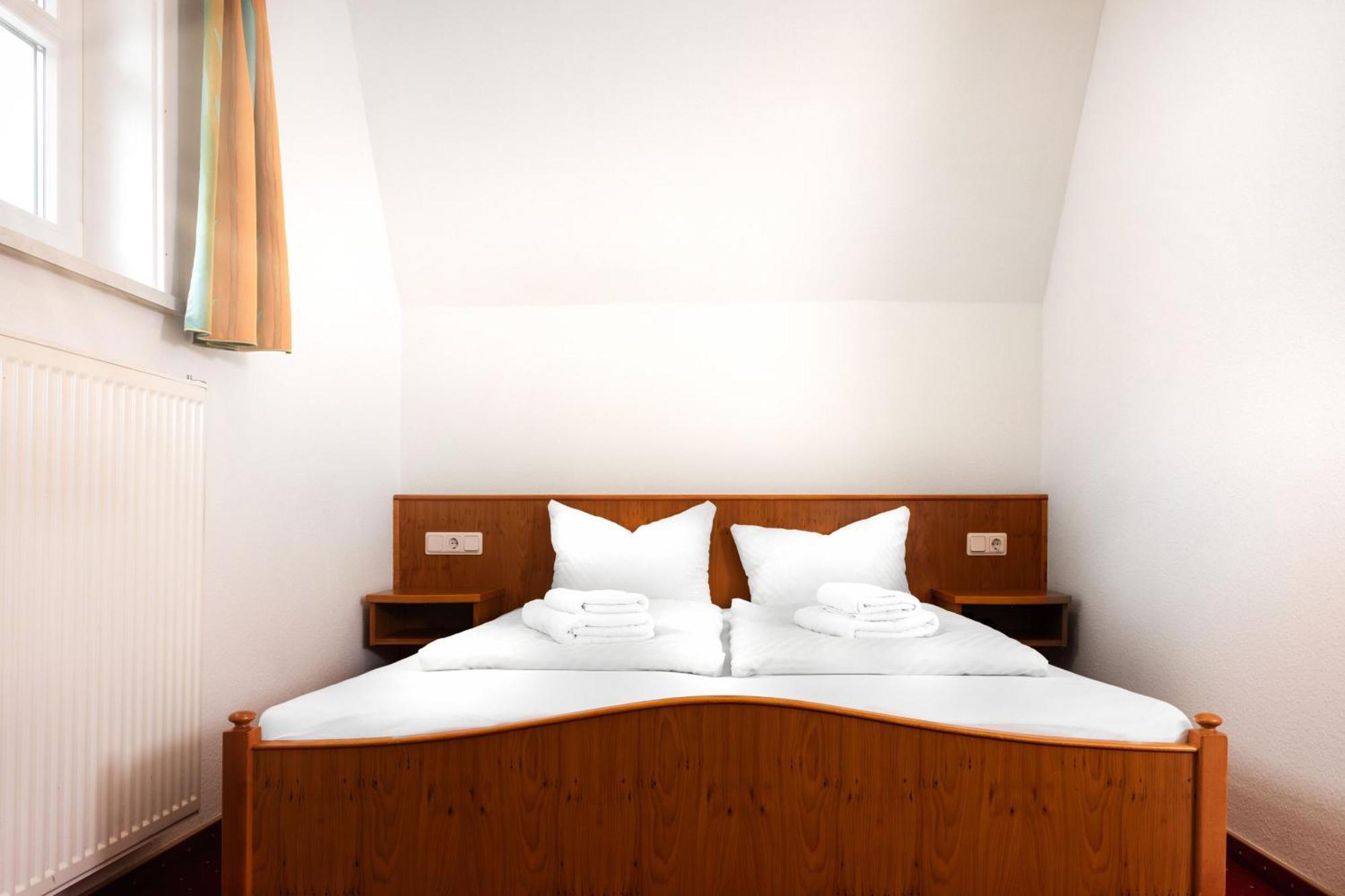 Gaststaette & Pension Waldschloesschen Оберхоф Экстерьер фото