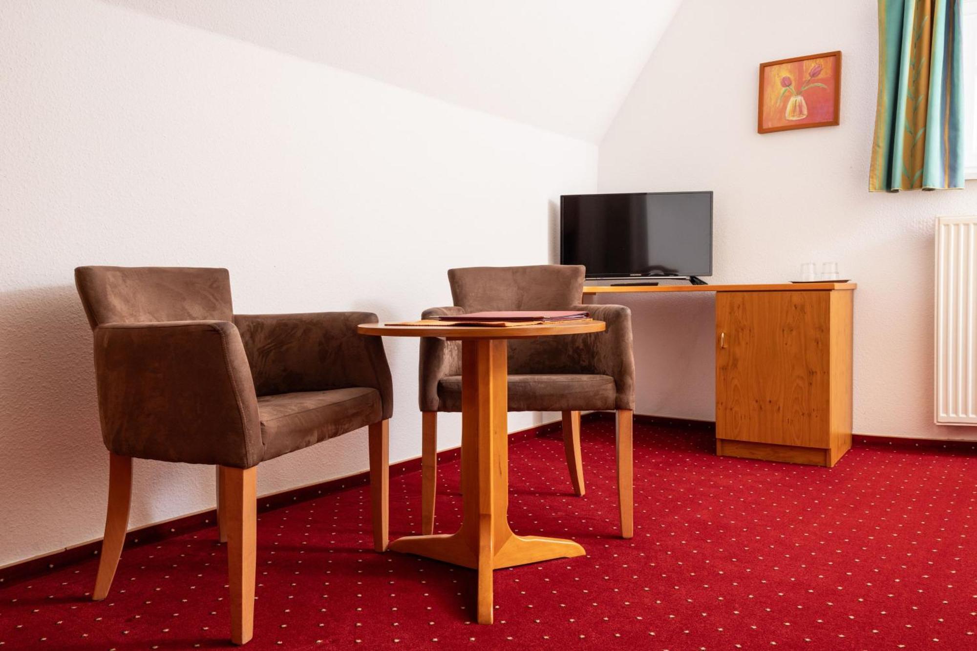 Gaststaette & Pension Waldschloesschen Оберхоф Экстерьер фото