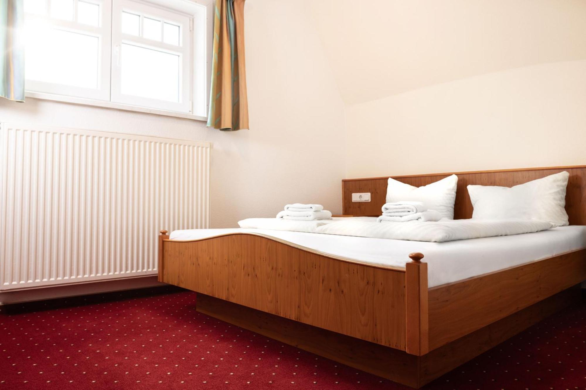 Gaststaette & Pension Waldschloesschen Оберхоф Экстерьер фото